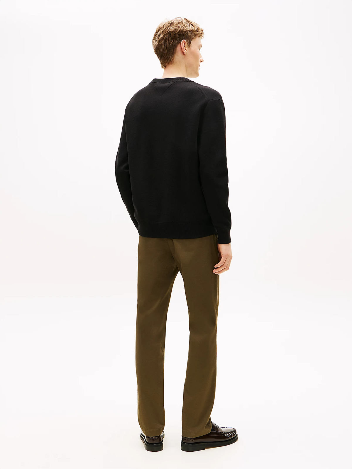 Pull Homme Col Rond – Élégance Intemporelle ; Confort Quotidien